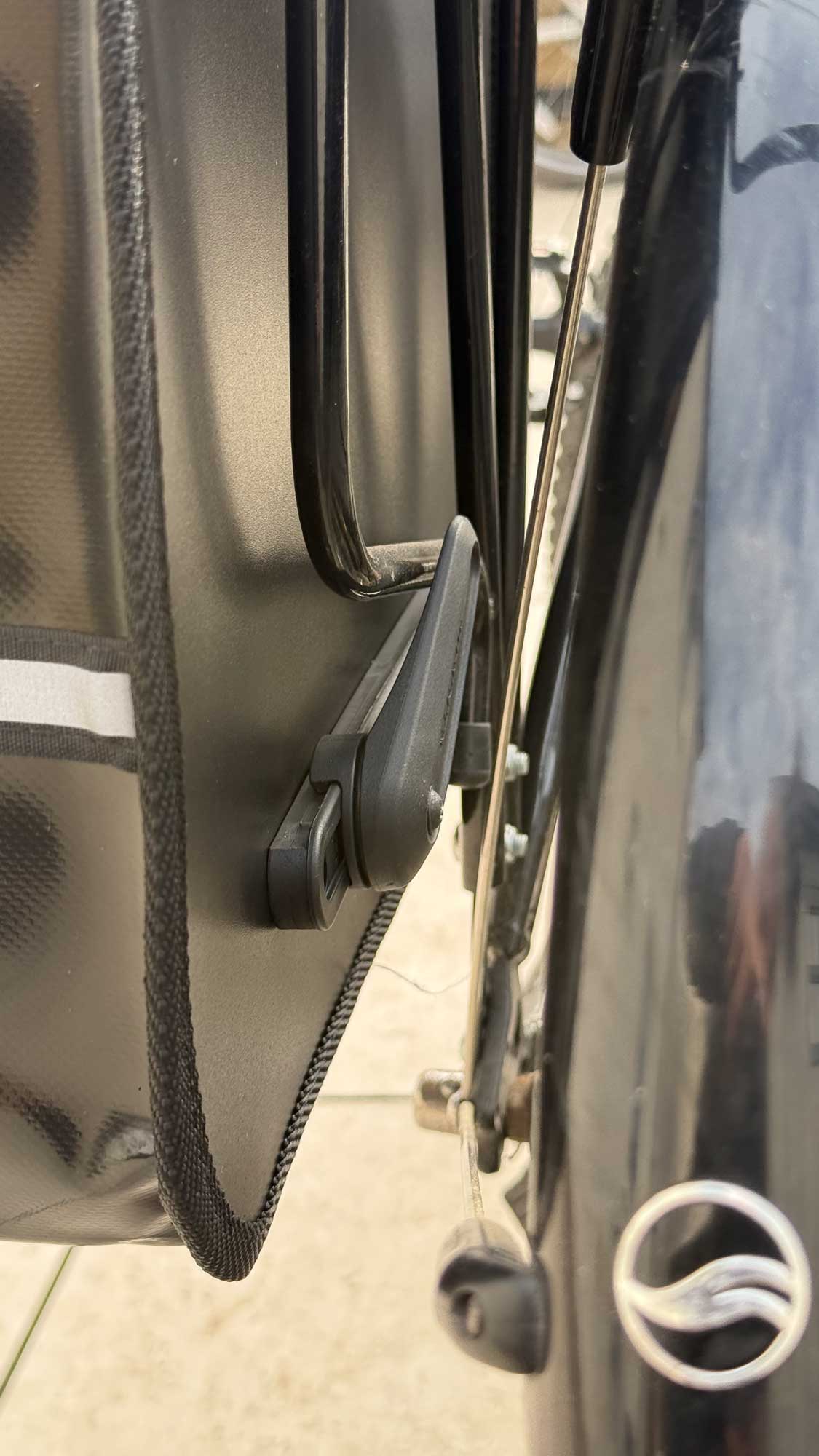 BikyBag Classic One – Waterproof Single Bike Pannier Bag 13 L, Durable Tarpaulin Material, Clip-On Rear Carrier Rack (Black)